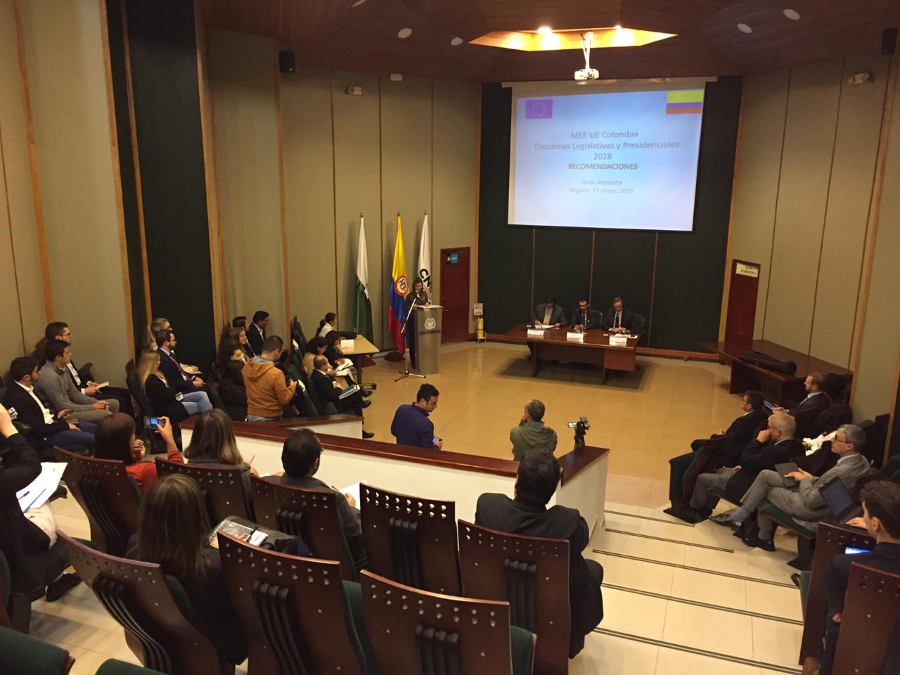 La Unión Europea presentó recomendaciones al sistema electoral colombiano
